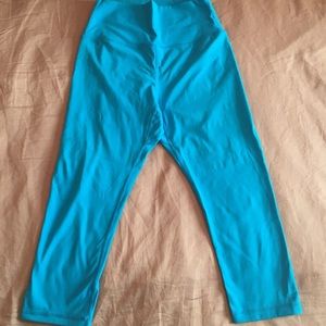 BuffBunny Live Capri - Hawaiian